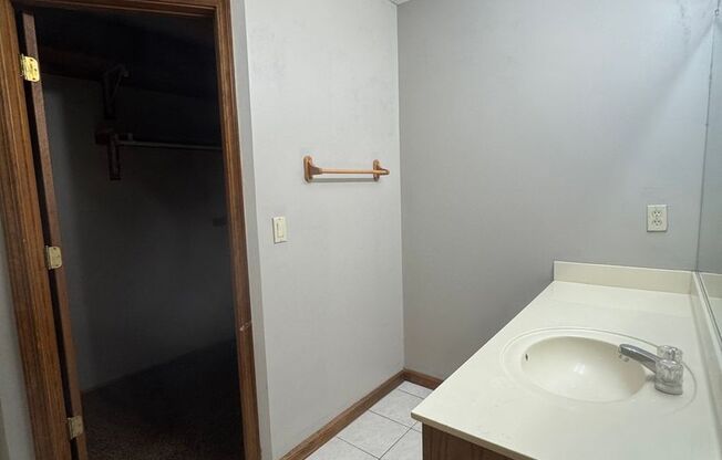 3 beds, 2 baths, $1,200