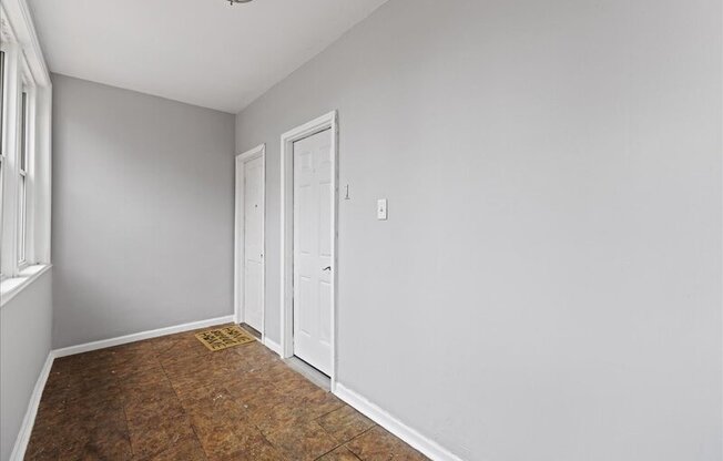 255 W UN ST