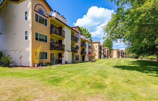 Lawn Courte Apartments at 2802 N. Narrows Drive, Tacoma, WA 98407