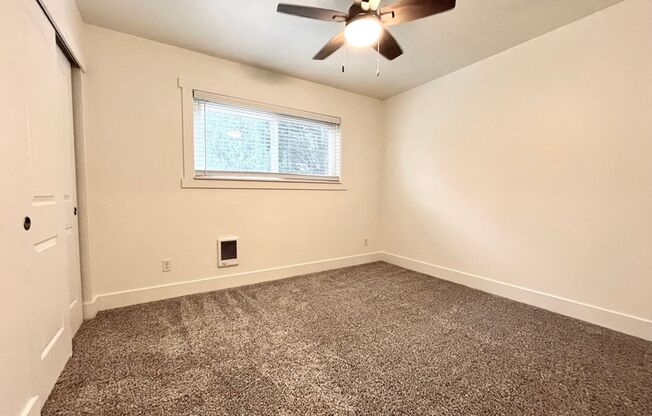 2 beds, 1 bath, 695 sqft, $1,435, Unit 14