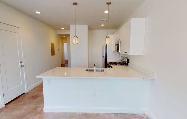 2 beds, 2 baths, 869 sqft, $3,250, Unit 70-406