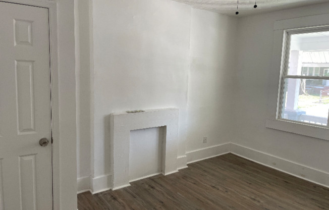 242 W 29 ST