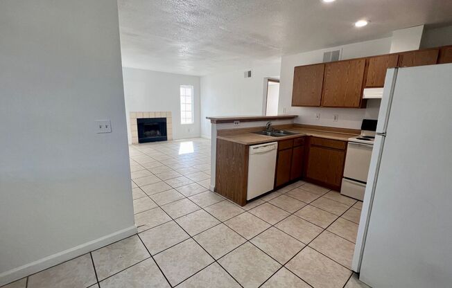 2 beds, 1 bath, $1,400