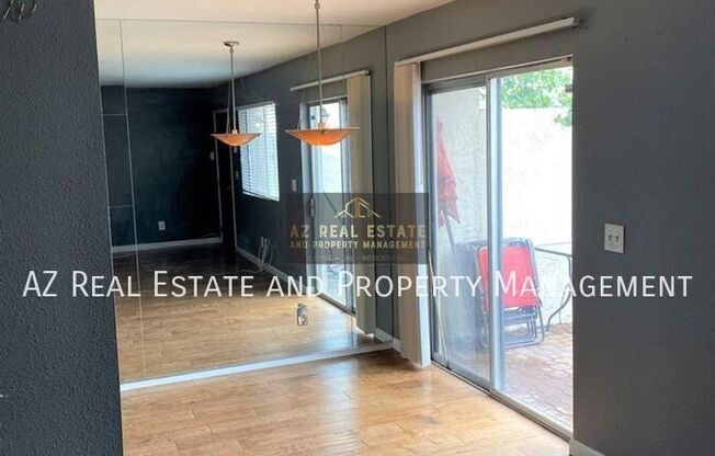 1922 E ORANGE DR