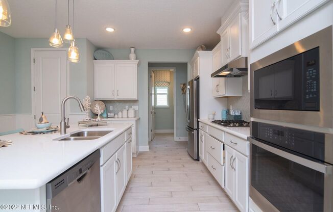 118 PIONEER VILLAGE Drive