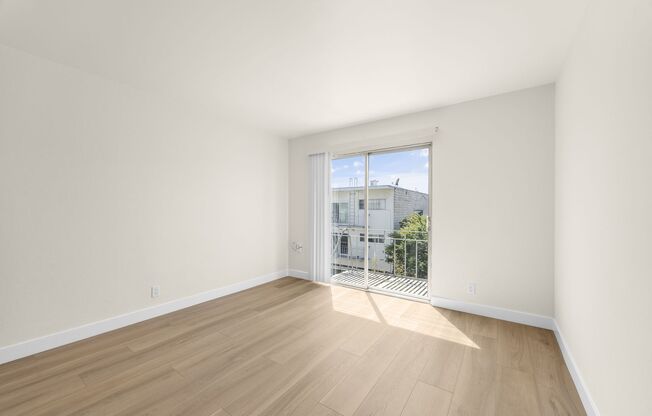 1259 11th Avenue (720r)