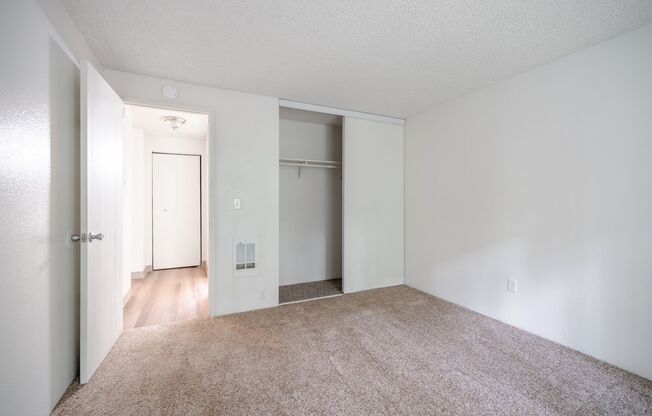 2 beds, 1 bath, $1,399, Unit 36-5