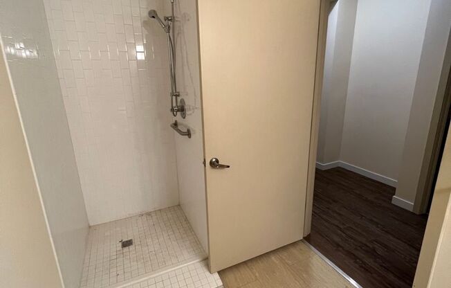 1 bed, 1 bath, 864 sqft, $1,795, Unit 100