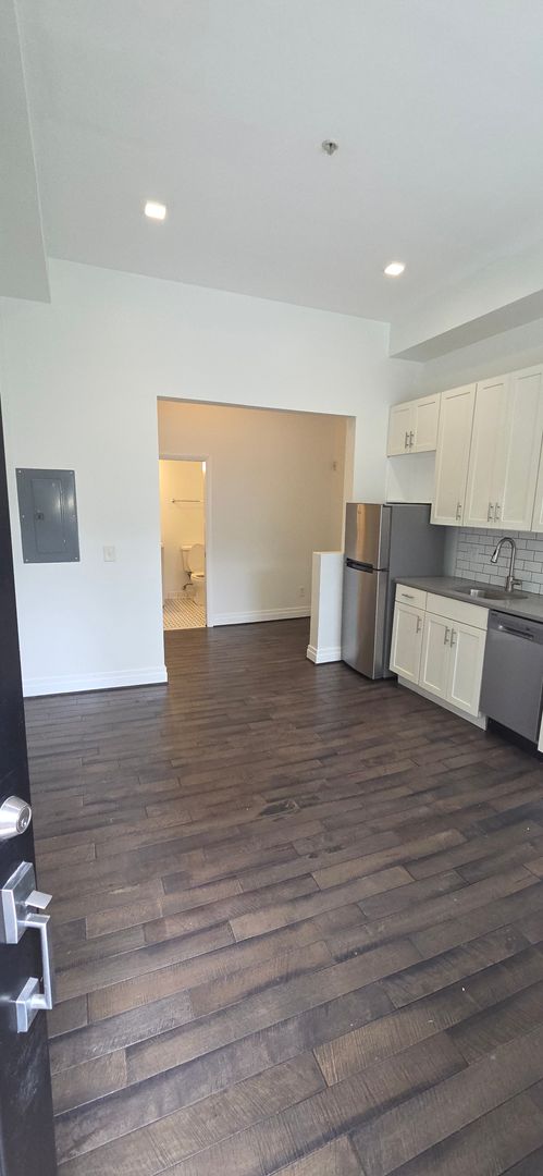 RAZDCPROPERTIES TRUST