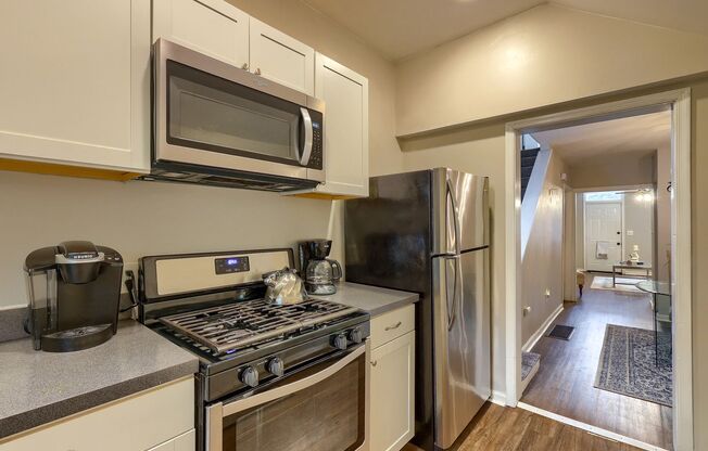 Quaint Home in Heart of Midtown