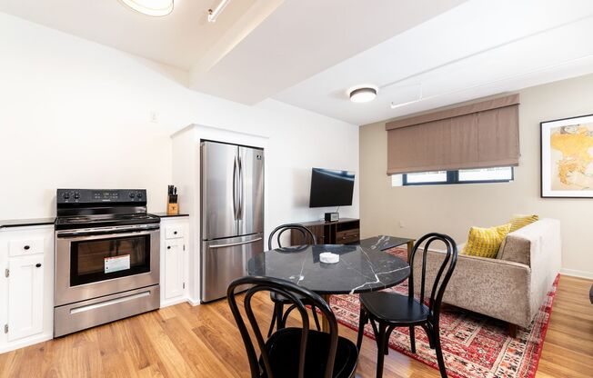Studio, 1 bath, 300 sqft, $1,900, Unit Garden 1FL