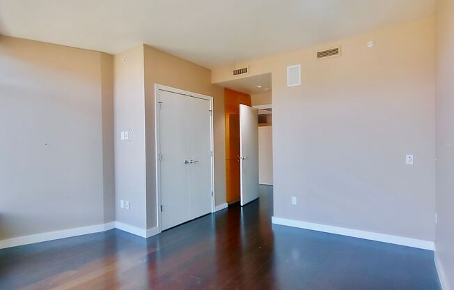 1 bed, 1 bath, $2,495, Unit UNIT 1300