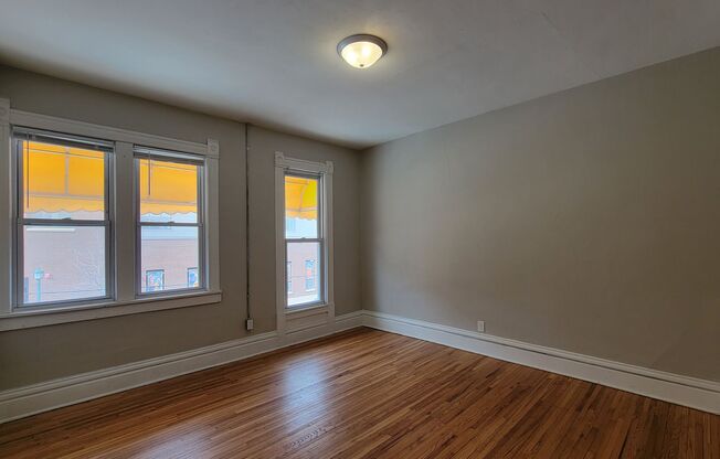 Vibrant Studio & 1-Bedroom Apartments in the Sought-After Whittier Neighborhood