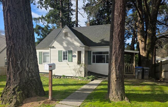 2 bedroom home in West Bremerton