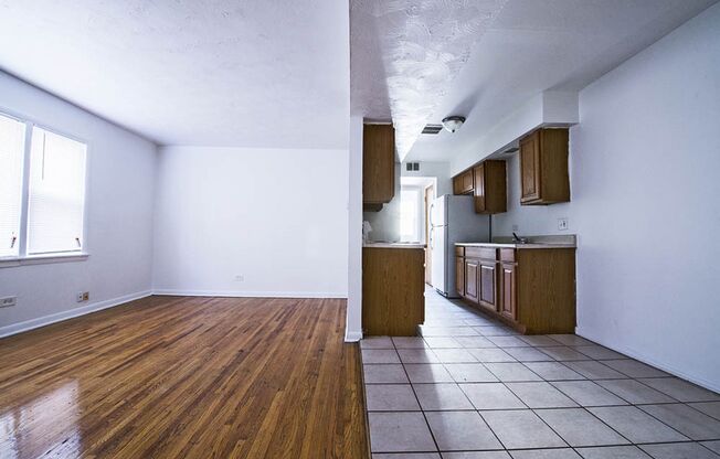 2045 E 75th