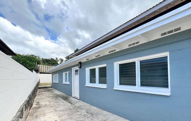 BEAUTIFULLY REMODELED 1 BEDROOM UNIT IN KANEOHE!