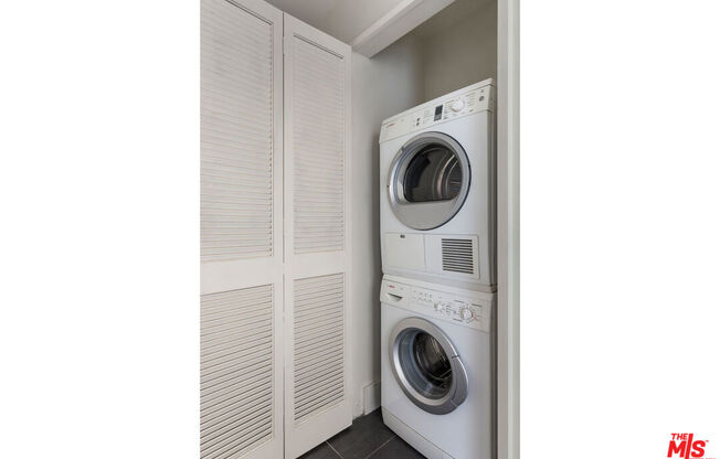 Studio, 1 bath, 546 sqft, $2,150, Unit 608