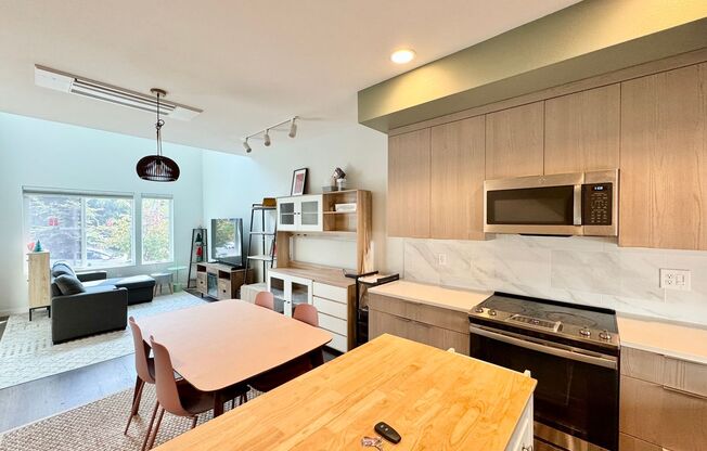New Modern Townhome in North Seattle – Rare Opportunity!