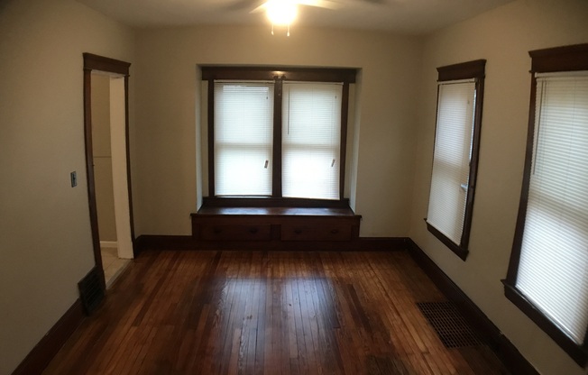 4 beds, 1 bath, $1,500