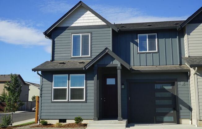 LIKE NEW Prairie Commons Luxury Townhome for Lease - 12018 NE 109th St Unit A