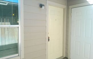 5725 Crestmore - 2/Bed 2/Bath - $1000/month