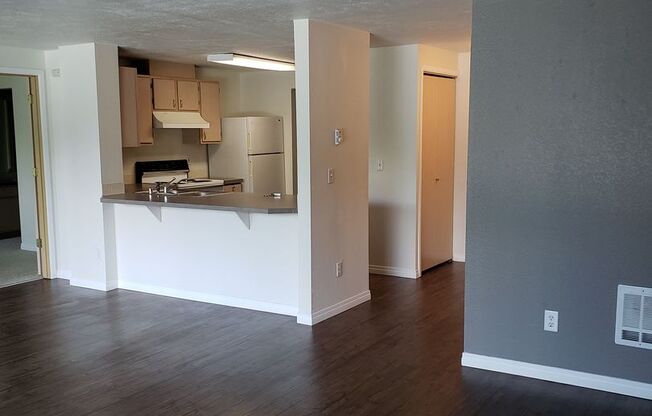 3 beds, 2 baths, 1,185 sqft, $1,650, Unit 80