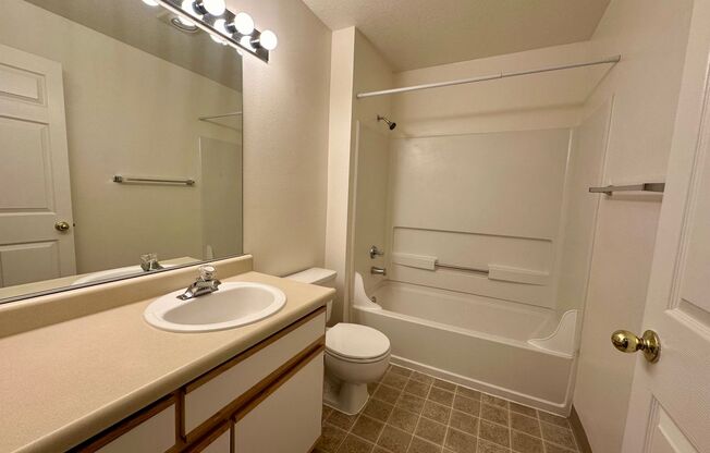 2 beds, 2 baths, 900 sqft, $1,895, Unit 1332 - #19