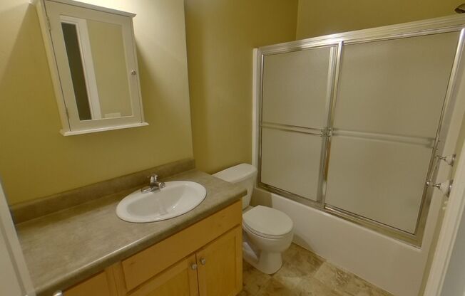 2 beds, 1 bath, $1,625, Unit 1