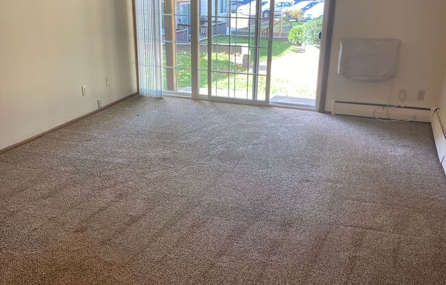 2 beds, 1 bath, 850 sqft, $1,144, Unit 7926 - 5