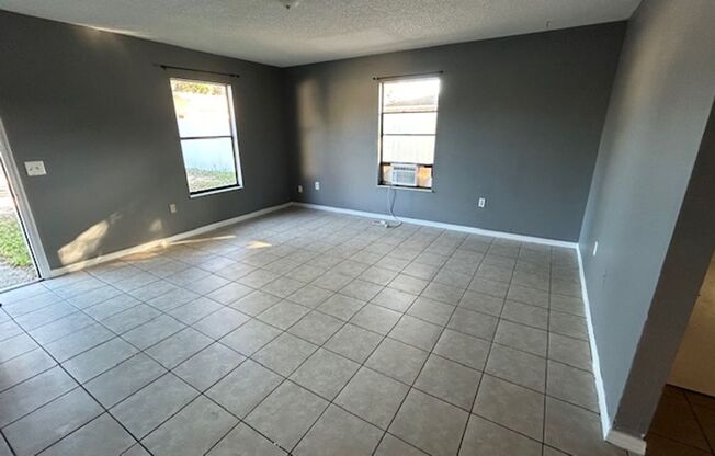 2 beds, 1 bath, $1,250