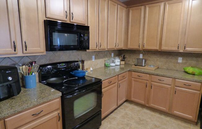 $0 DEPOSIT OPTION. DOVE VALLEY, ABSOLUTELY IMMACULATE, 3 BED PLUS DESK ALCOVE AND BONUS ROOM! OPEN FLOORPLAN, LARGE KITCHEN, PATIO!