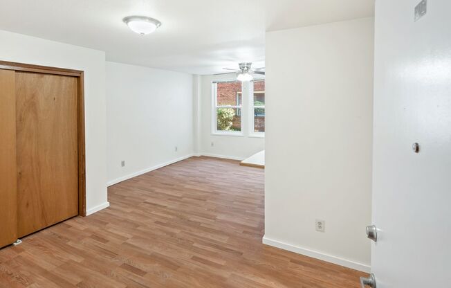 Studio, 1 bath, 400 sqft, $1,225, Unit A12