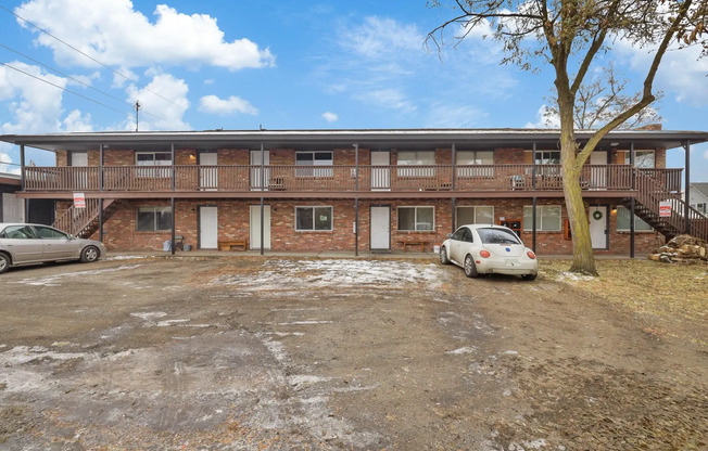 911 E Indiana Ave Apartments!