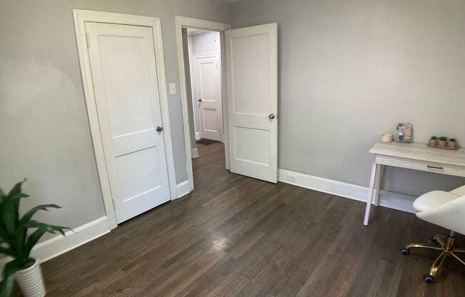 2 beds, 1 bath, $1,495