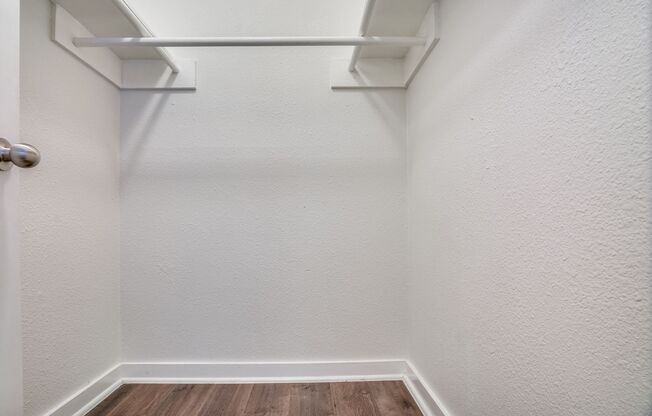 1 bed, 1 bath, $900, Unit 212