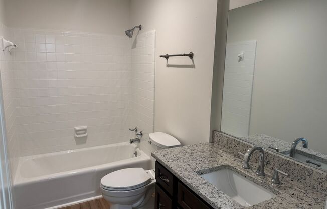 3 beds, 2.5 baths, $2,195, Unit 160