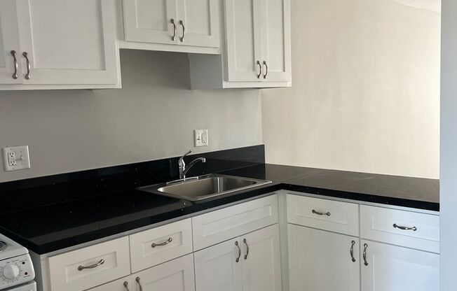 Woodbridge Village Apartments - 1900 N. MARIANNA AVE.