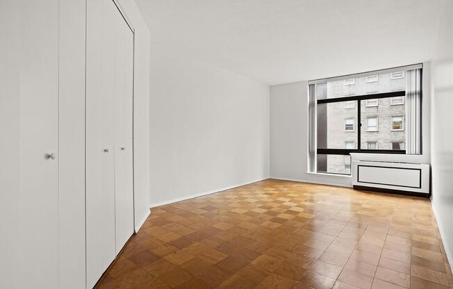303 E 43 ST