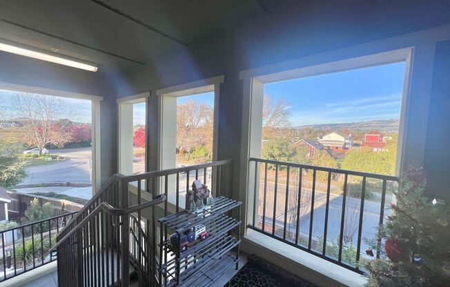 1-Bedroom, 1-Bathroom with Stunning Views in Petaluma