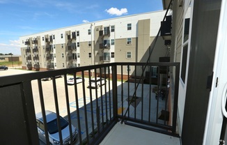 Studio, 1 bath, 450 sqft, $945, Unit 101