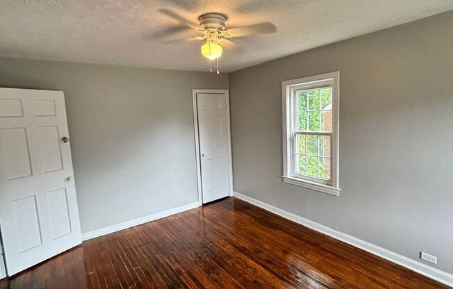 2 beds, 1 bath, $1,200