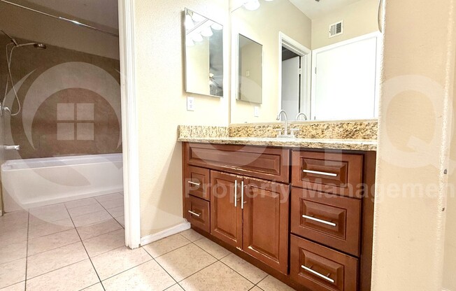 2 beds, 2 baths, 1,083 sqft, $1,595, Unit 2042