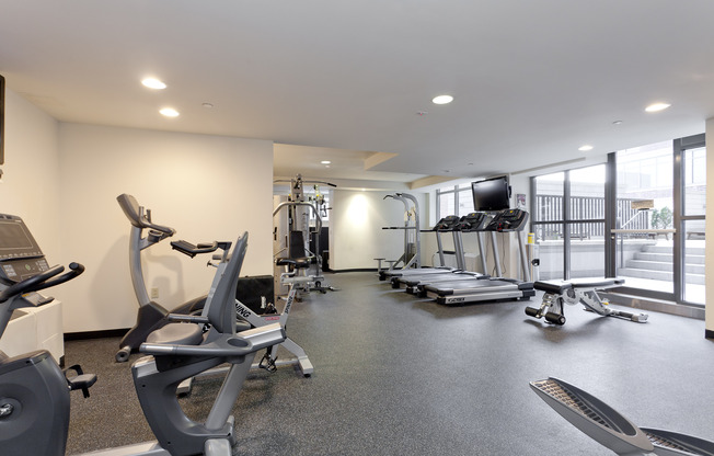 1 bed, 1 bath, 860 sqft, $4,000, Unit 15D