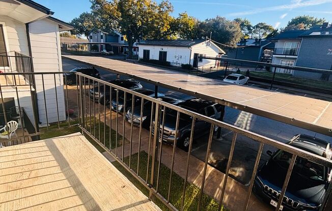 1 bed, 1 bath, 700 sqft, $1,250, Unit 2100