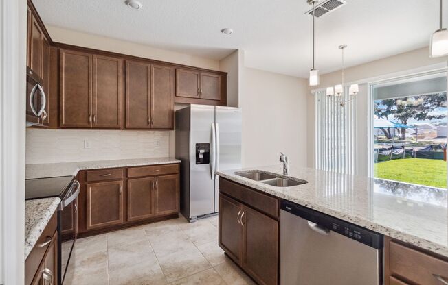 Beautiful New Energy Efficient 4/2 Close to Lake Nona