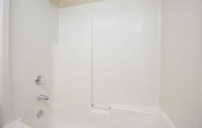 1 bed, 1 bath, 648 sqft, $1,650, Unit 1-103