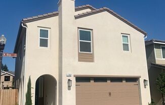 Beautiful 3 Bedroom 2.5 Baths in Clovis Unified