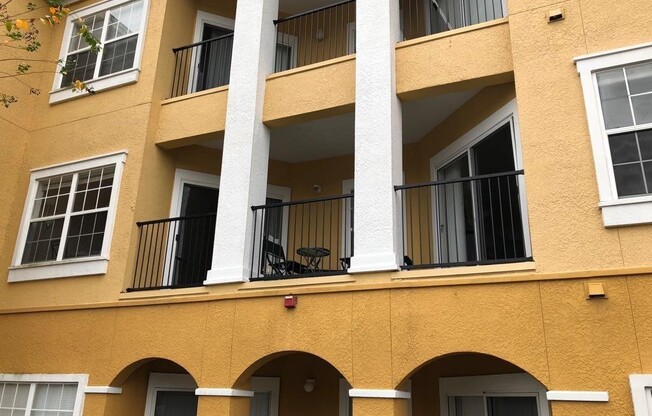 1 bed, 1 bath, 850 sqft, $1,400, Unit Unit 923