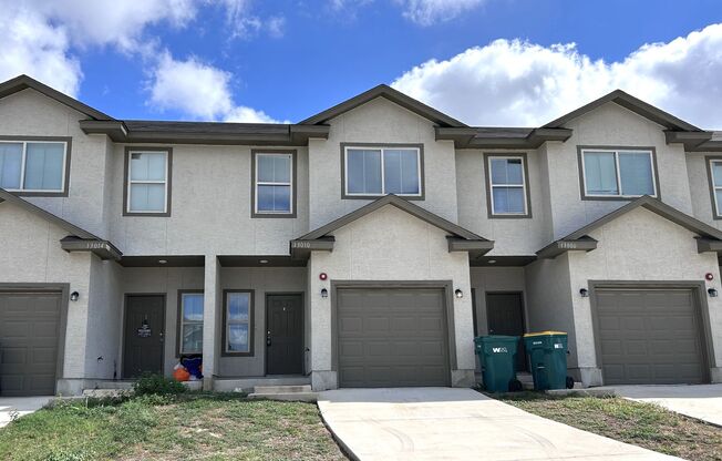 Charming Townhome Near I-35 & Randolph AFB