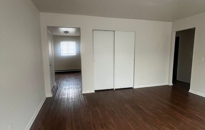 2 beds, 1 bath, 600 sqft, $895, Unit 4367 - 6 Parkway